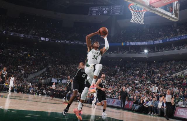 kaiyun中国官网-统治攻防两端+还在进化！字母哥已成篮网无解难题